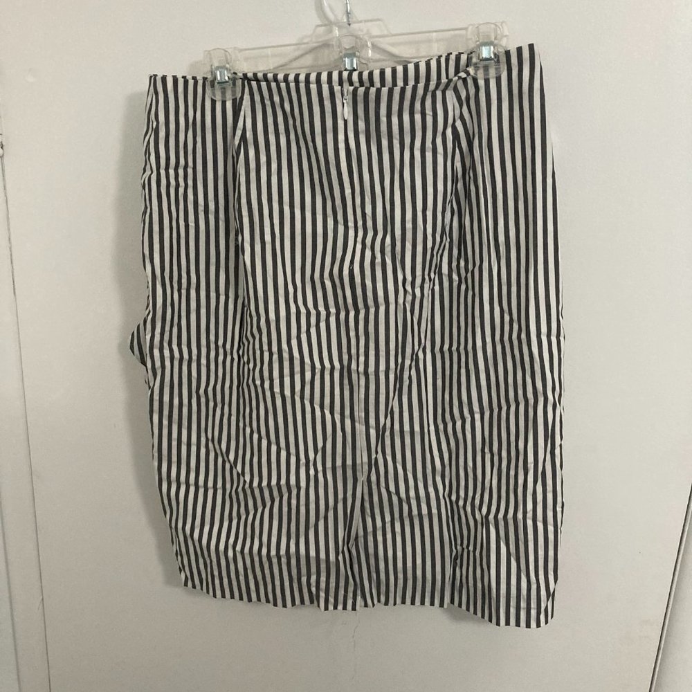 Banana Republic Women's Striped Pencil Skirt, Grey/White, 10 - Picture 2 of 2